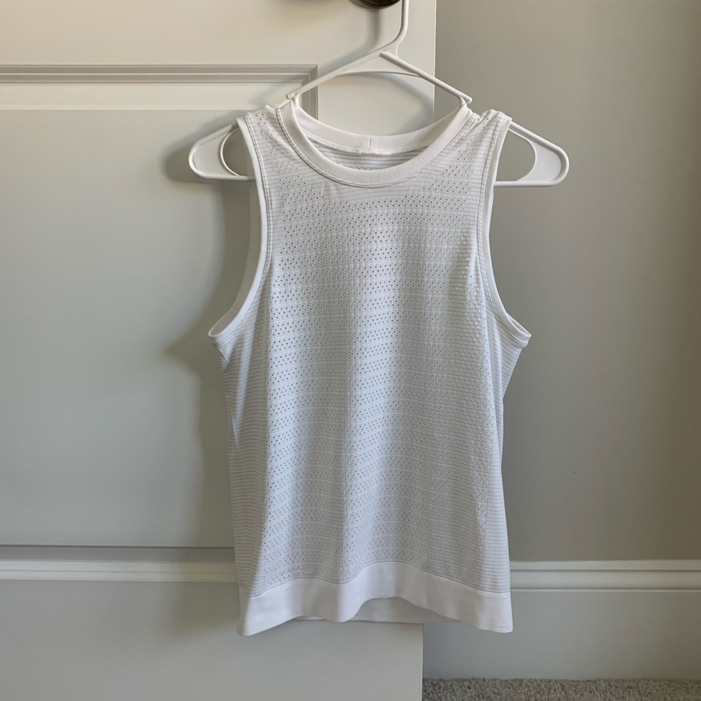 Lululemon Breeze by Muscle tank size 4
